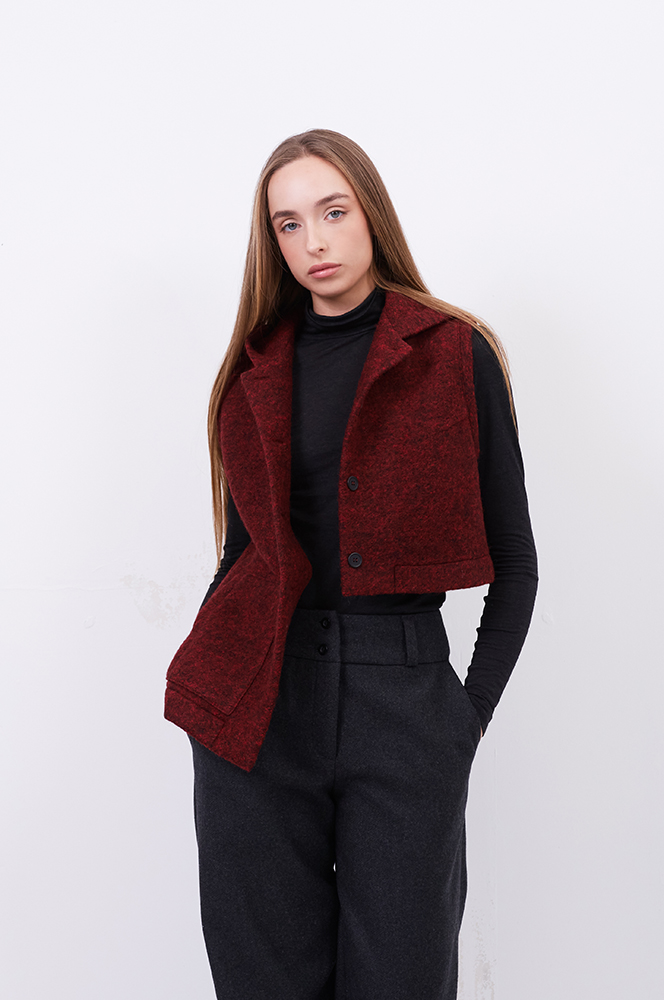 Камізелька тепла асиметрія червоно-чорний (КА 101/1)